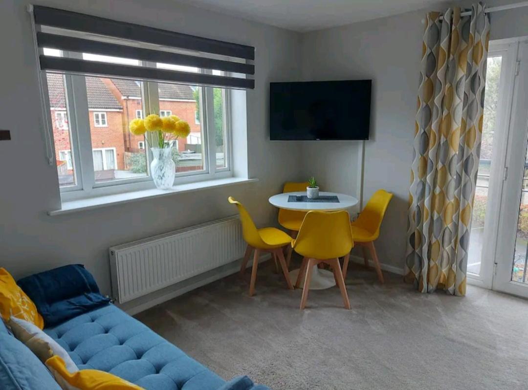 2 Bedroom Apartment Exhall Exterior foto